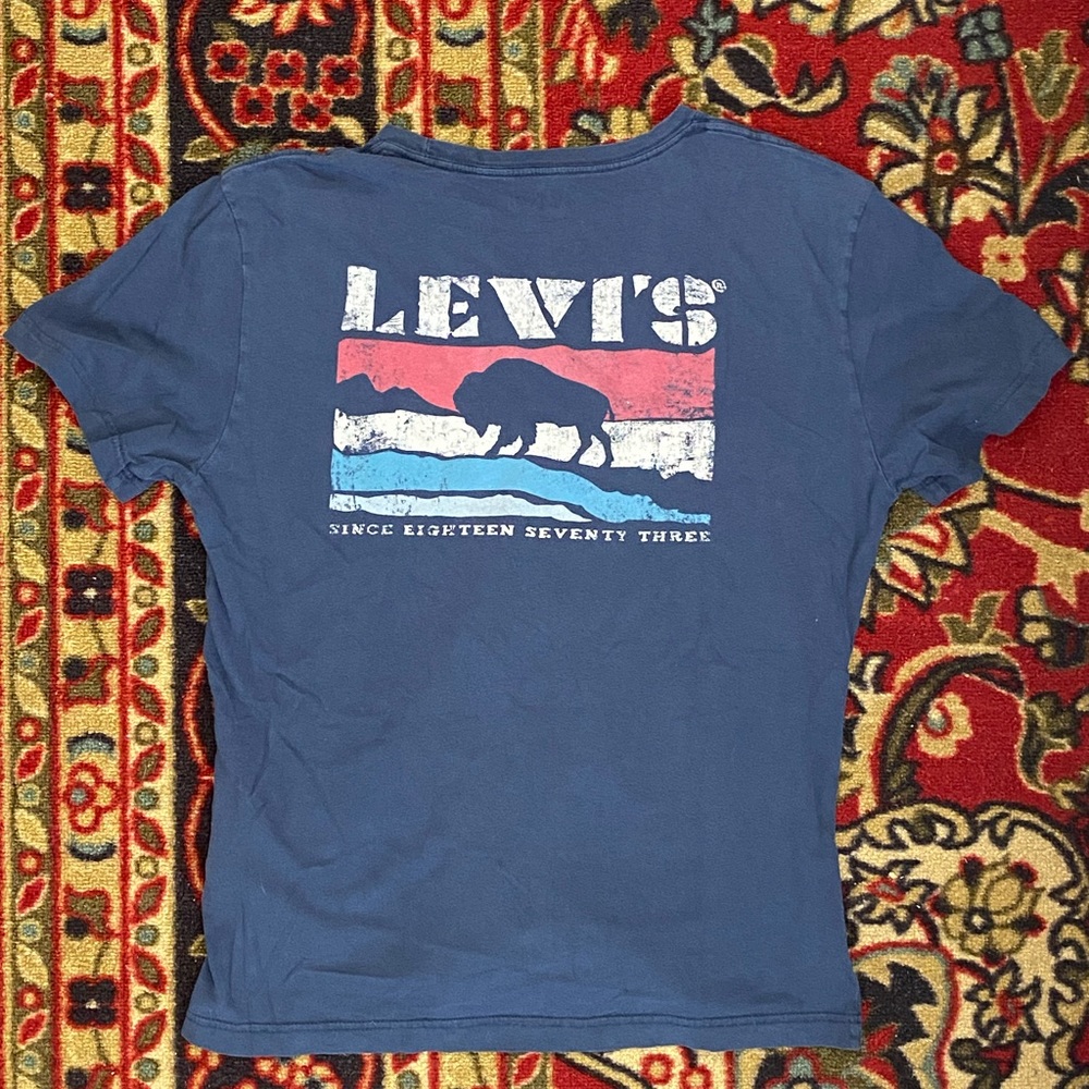 Levi’s pocket tee with front and back graphics
